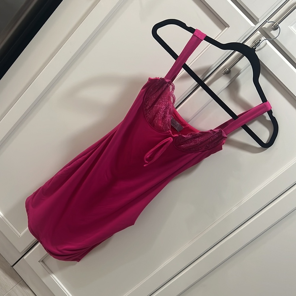 Chic Fuchsia Mini Dress - Picture 2 of 4